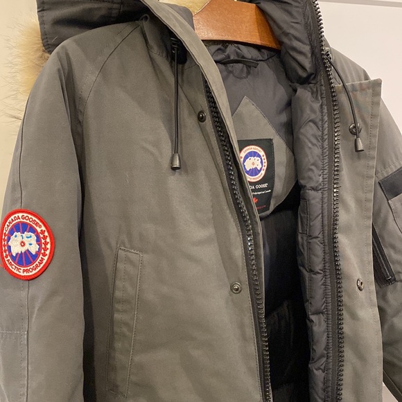 Beautiful grey Canada Goose jacket - Picture 6 of 11